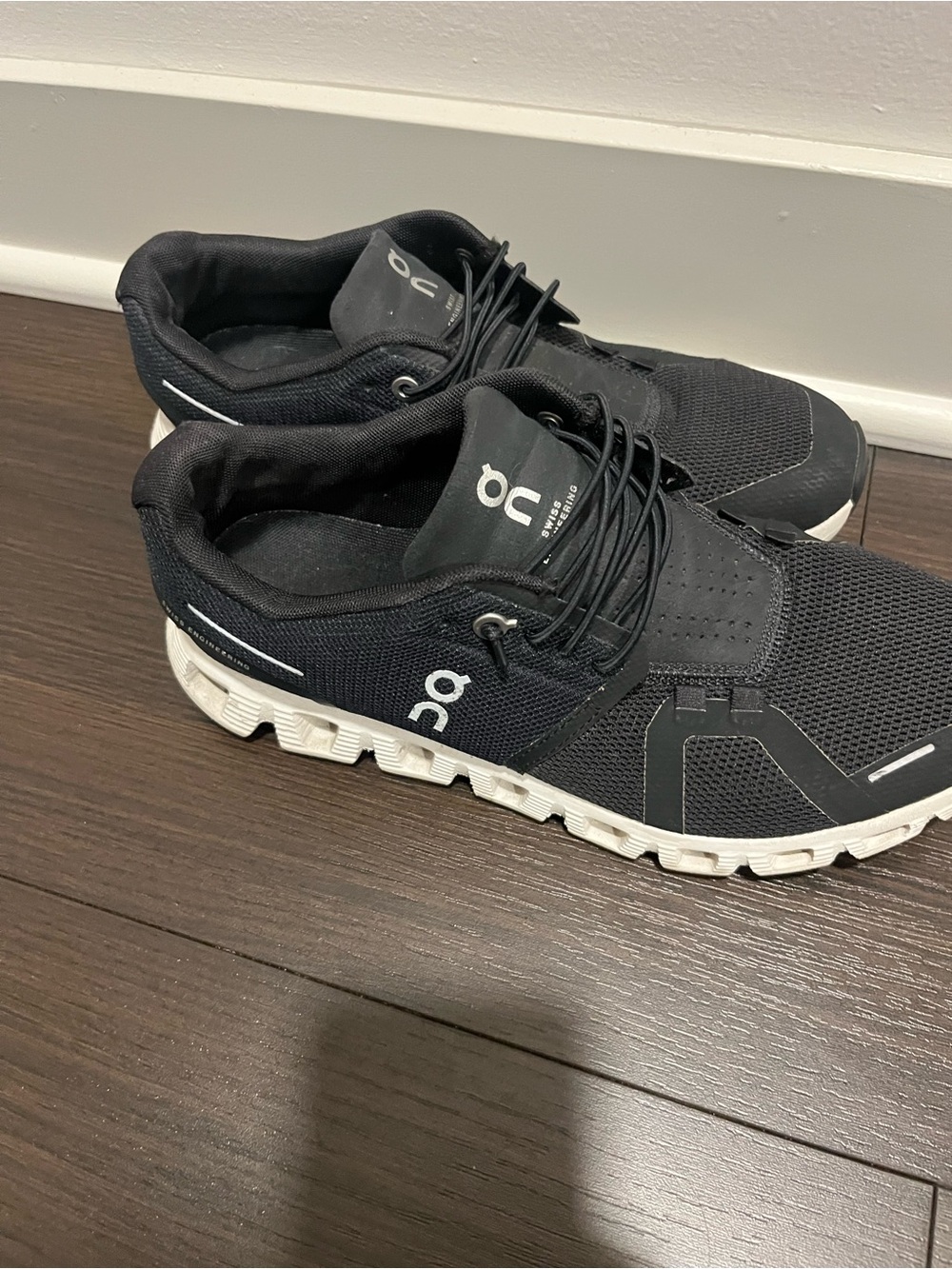 On clouds Running Black Athletic Running Sneakers - Picture 4 of 5